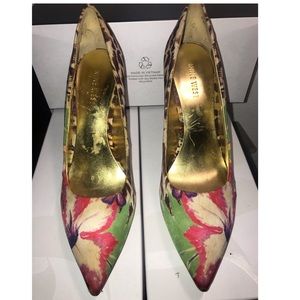 👉🏼 3/$35-Used Nine West Multi Fabric Pump Size 7